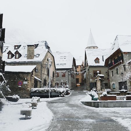 Hostel Baqueira - Refugi Rosta - Pyrenmuseu サラルデュ エクステリア 写真