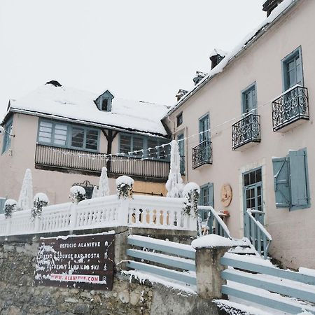 Hostel Baqueira - Refugi Rosta - Pyrenmuseu サラルデュ エクステリア 写真